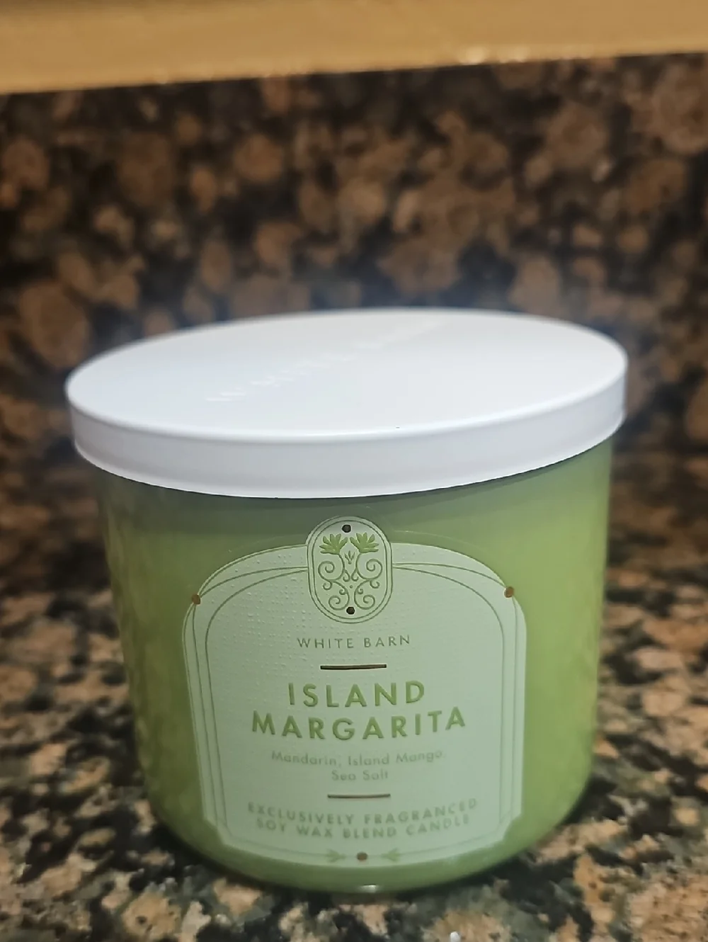 White Barn Island Margarita Scented 3 Wick Candle - Picture 1 of 4